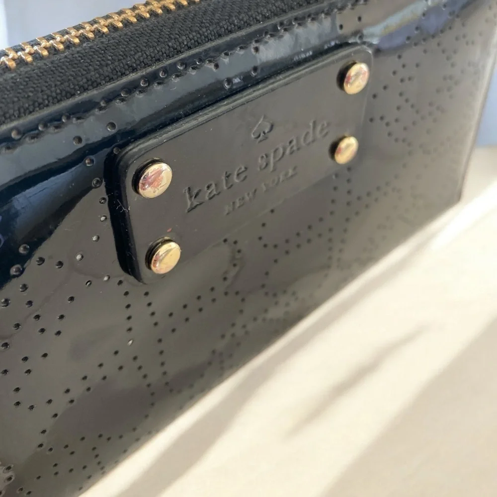 KATE SPADE New York Meto Spade Neda Zip Around Wallet Black Patent Leat… 8 x 4
